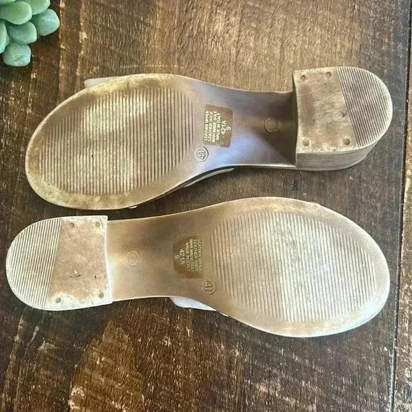 Cristina Francini | Leather Twist Block Heel Slip on Sandal - Picture 6 of 7